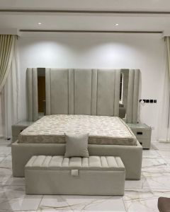 Upholstered Bed with Tall Panel Headboard & Bench | Maimo Furniture-MAM0930202547