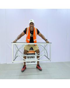 Modern Metal Center Table with Artistic Curved Base – Stylish Living Room & Reception Table by Maimo Furniture-MAM112520258